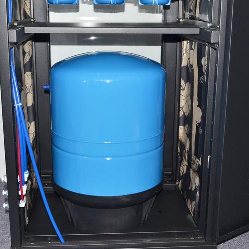 产品信息 环保 原水处理设备 >黑色高柜双泵双膜商务机学校工厂纯水机